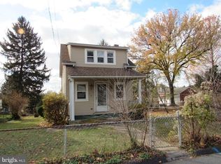 8 Fairview Ave, Bausman, PA 17504