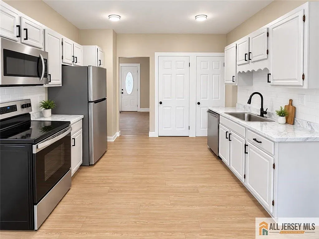 2 bed, 1.0 bath, $2,500 — Photo 4