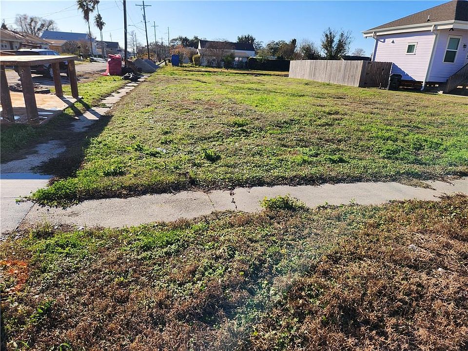 2nd image of 5051 Mexico St