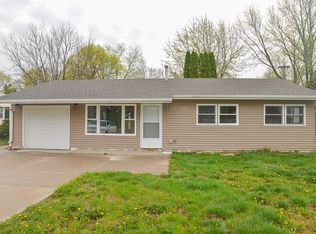 279 Jacolyn Dr NW, Cedar Rapids, IA 52405