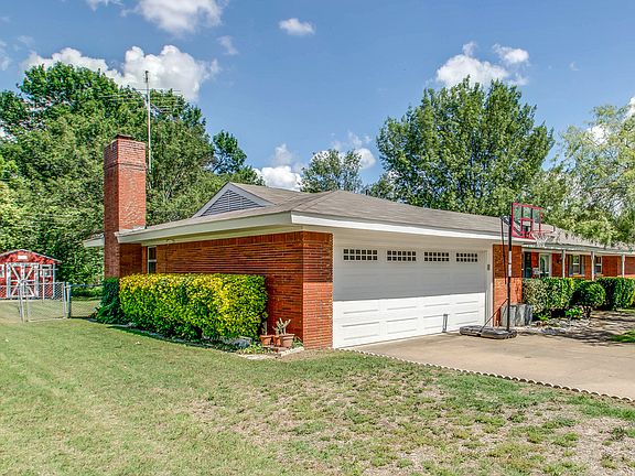 3rd image of 3616 Norton Dr
