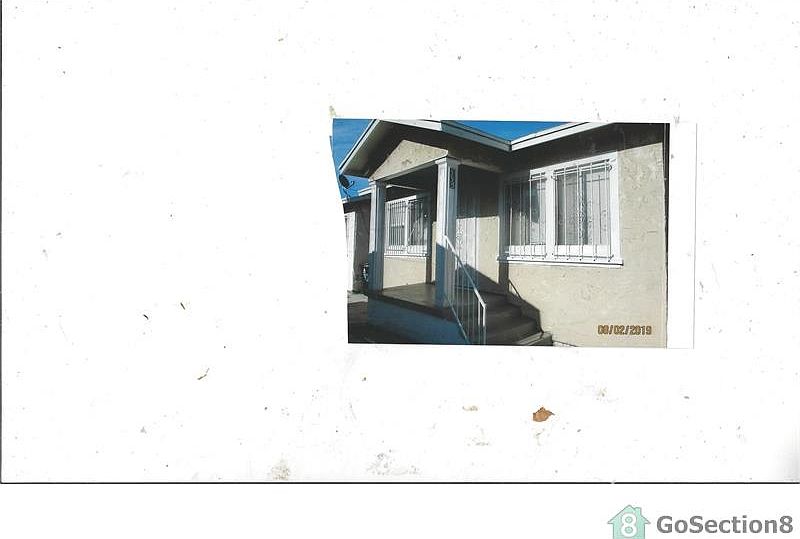 2nd image of 335 W 71st St