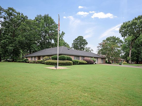 3rd image of 532 Seminole Dr