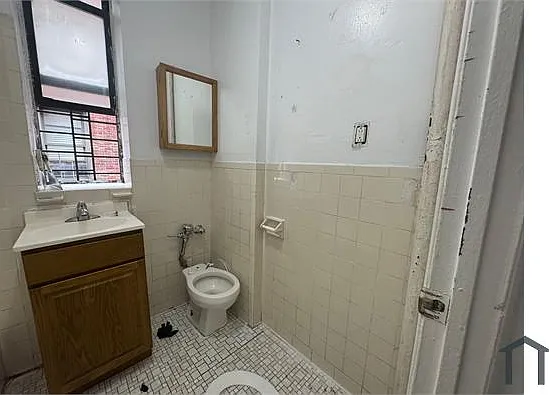 1738 Univ Ave #4K — Photo 5