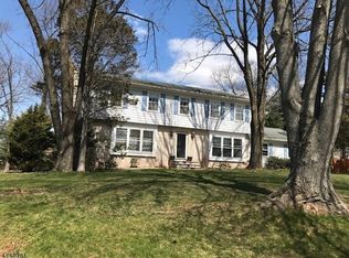 13 Normandie Ln, Raritan, NJ 08869