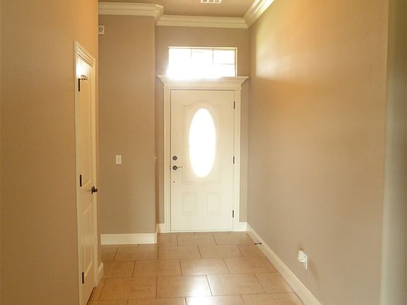 4th image of 2109 SW Edinburough Dr