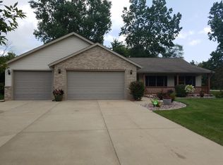 11589 32nd Ave, Pleasant Prairie, WI 53158