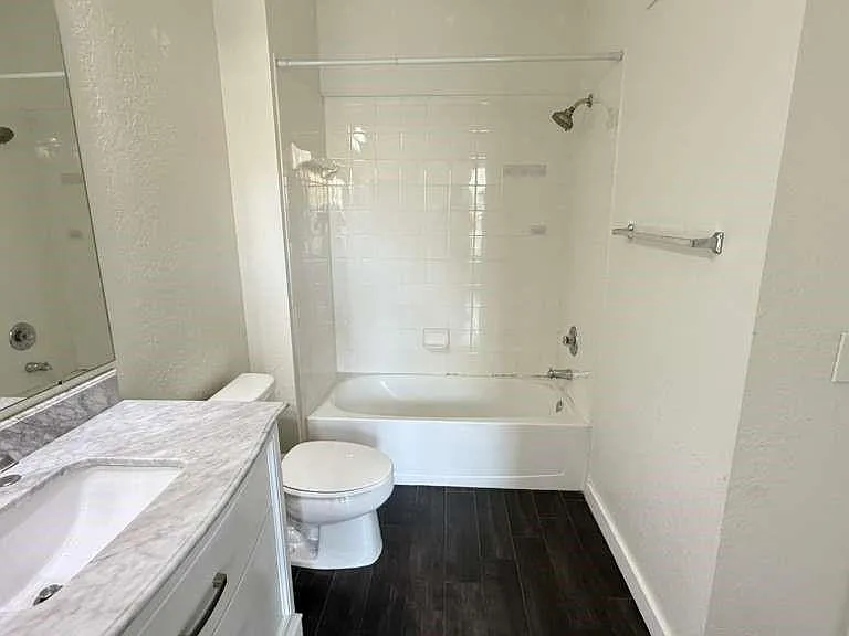 6133 Metrowest Blvd #105 — Photo 48
