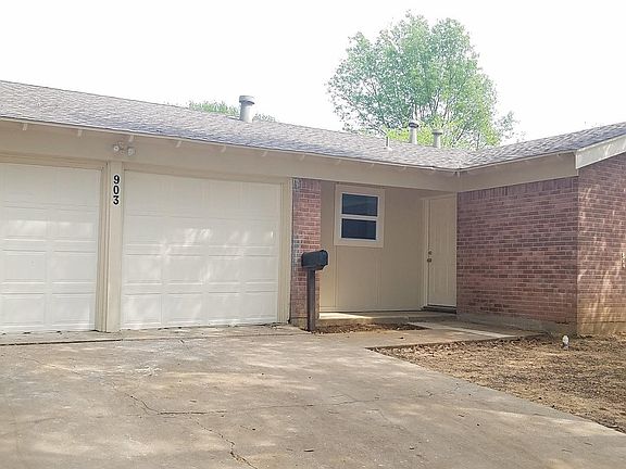 2nd image of 903 Simmons Dr