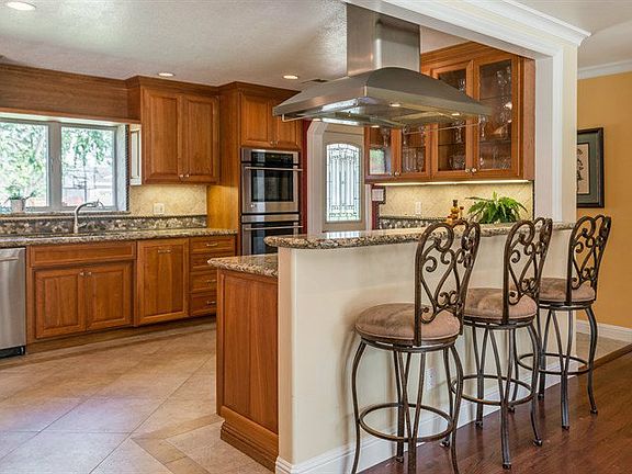 3rd image of 1174 Glenblair Way