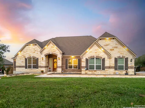 219 Roundtop Hill, Castroville, TX 78009