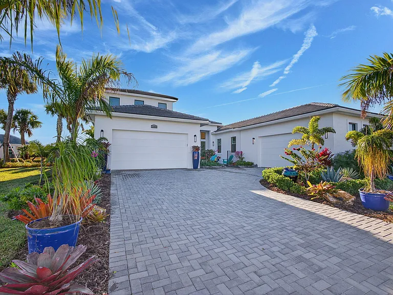 11460 SW Pietra Way — Photo 4