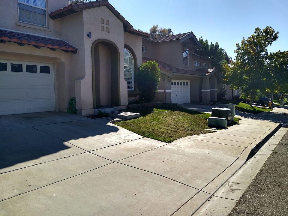1st image of 2528 Oak Knoll Ct