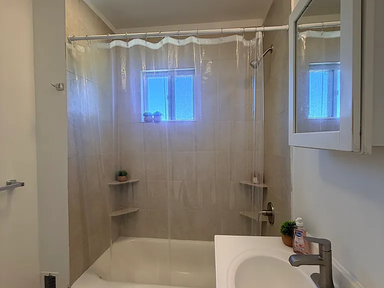 49 Henry St #3 — Photo 20