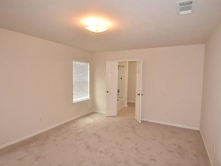 1035 Junction Ct — Photo 16