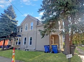 829 Hovey St SW, Grand Rapids, MI