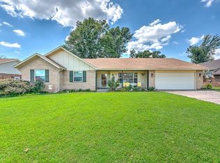 1402 S Countrywood Pl, Rogers, AR 72758