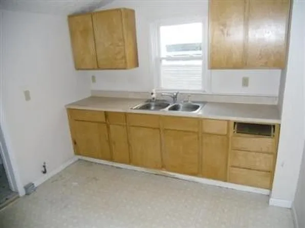 71 Union Ave, Buckeye Lake, OH 43008