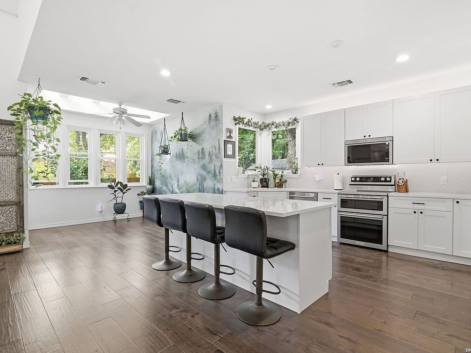 1st image of 13402 VISTA DEL REY