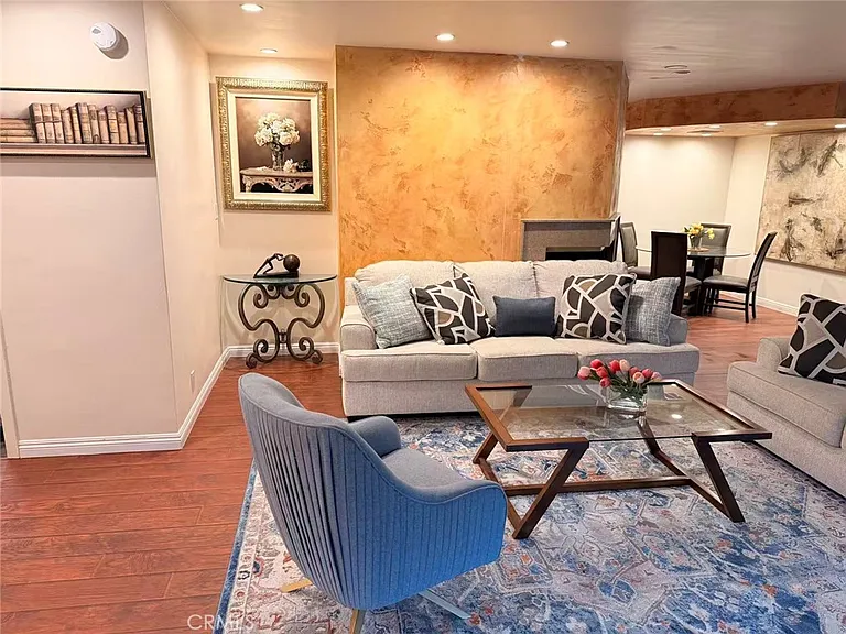 2500 Benedict Canyon Dr — Photo 6
