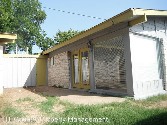 2nd image of 2805 Lovell Dr #A