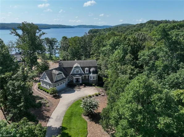 132 Freeman Hl, New London, NC 28127