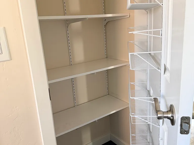Kitchen pantry