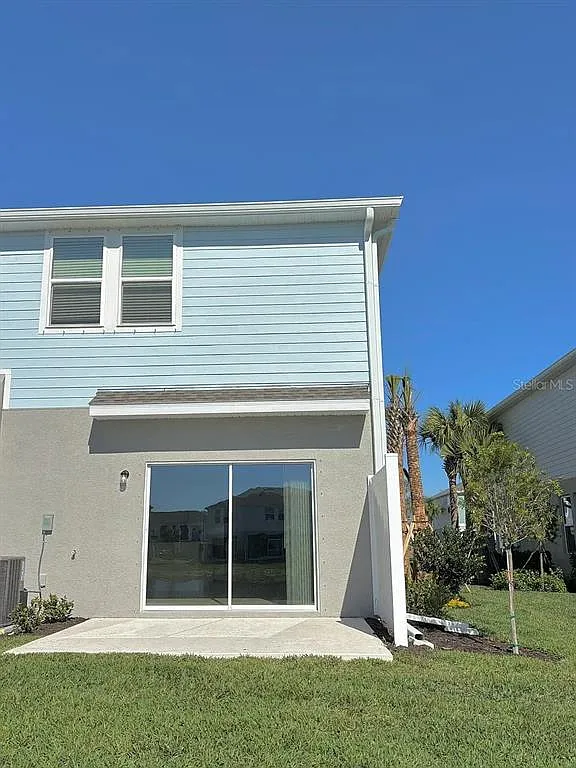 3 bed, 2.5 bath, 1555 sqft, $2,350 — Photo 3