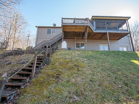 5th image of 170 Lauren Ln