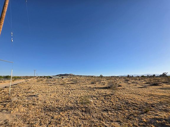 3rd image of 59871 Reche Rd