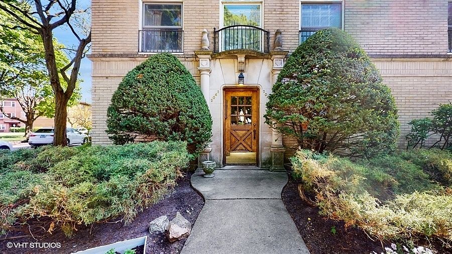 1st image of 2043 W Farwell Ave APT 1W