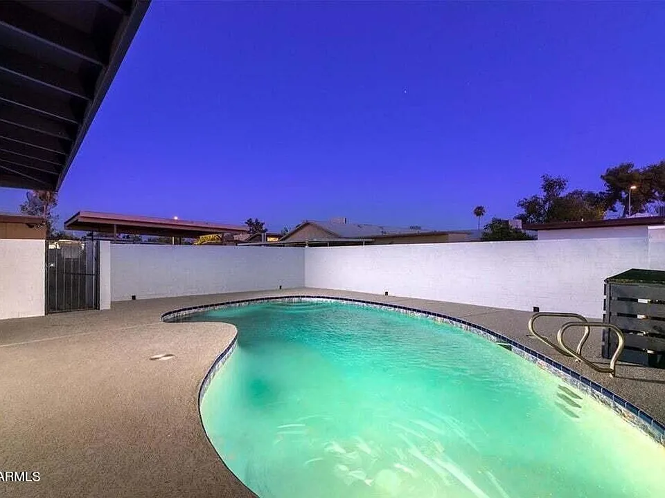 521 W Pebble Beach Dr