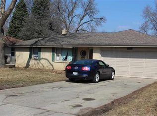 4212 Highcrest Rd, Rockford, IL 61107