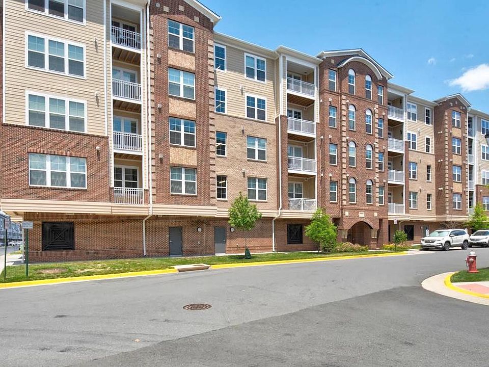 1st image of 13740 Endeavour Dr APT 406