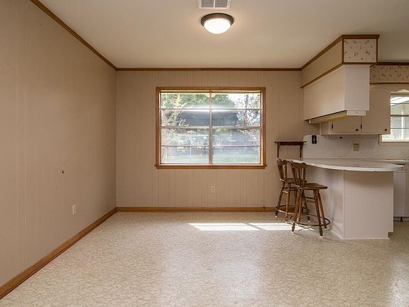 5th image of 1105 N 18th St