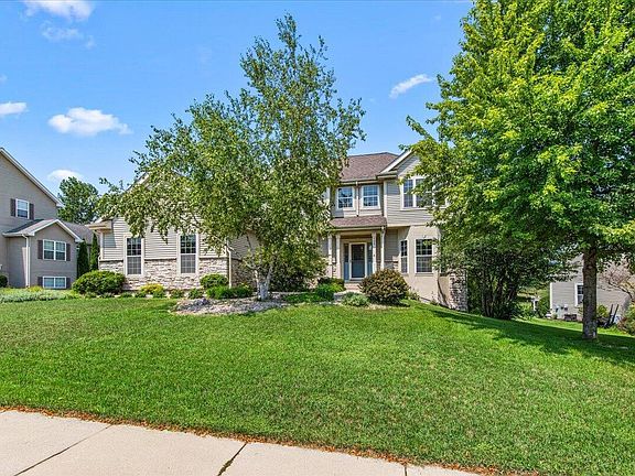 2nd image of 700 Creekwood DRIVE