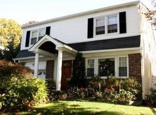14 Senate Pl, Larchmont, NY 10538