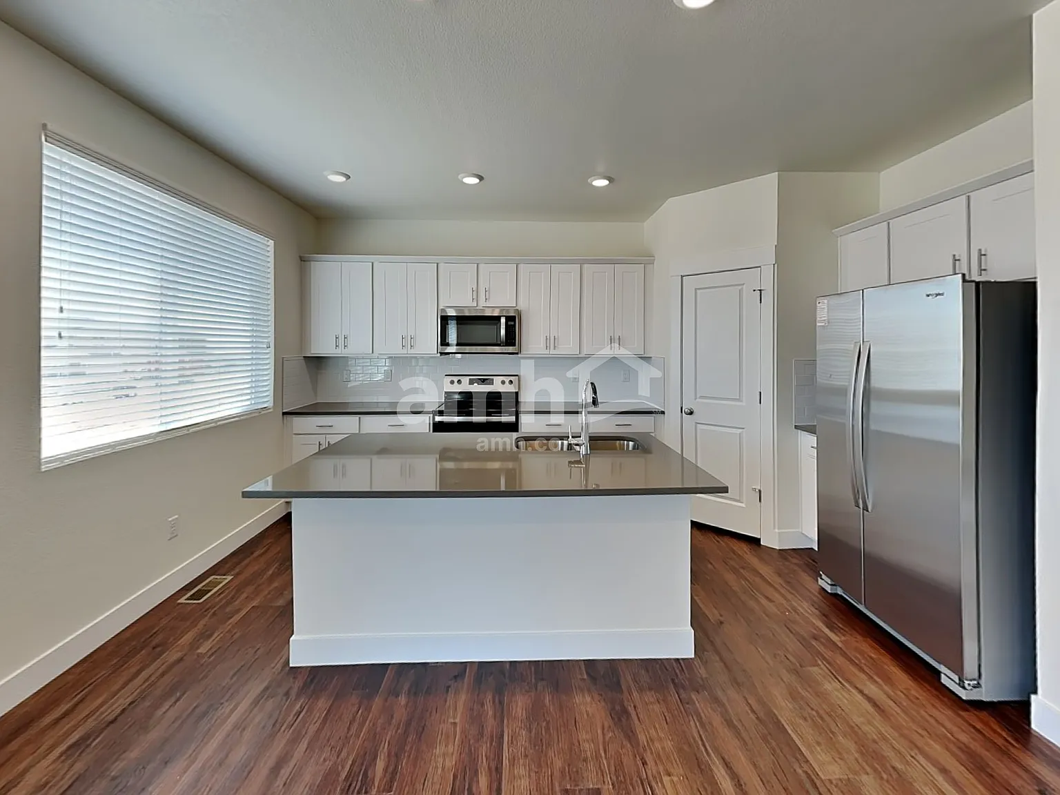 5 bed, 3.5 bath, 2635 sqft, $3,015 — Photo 4