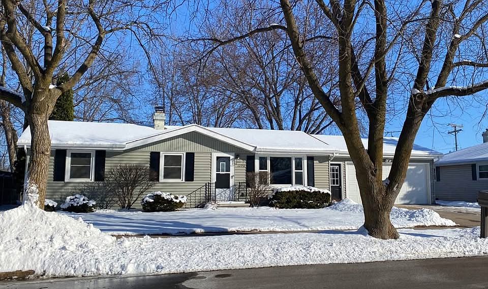 1st image of 1290 Honeysuckle Ln