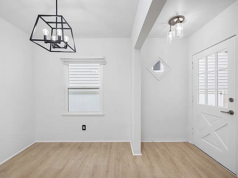 340 Avenue F — Photo 12