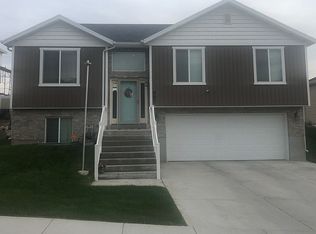 597 Ridge Place Dr, Ogden, UT 84404