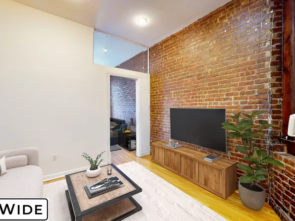 1654 Third Avenue image 2 of 9