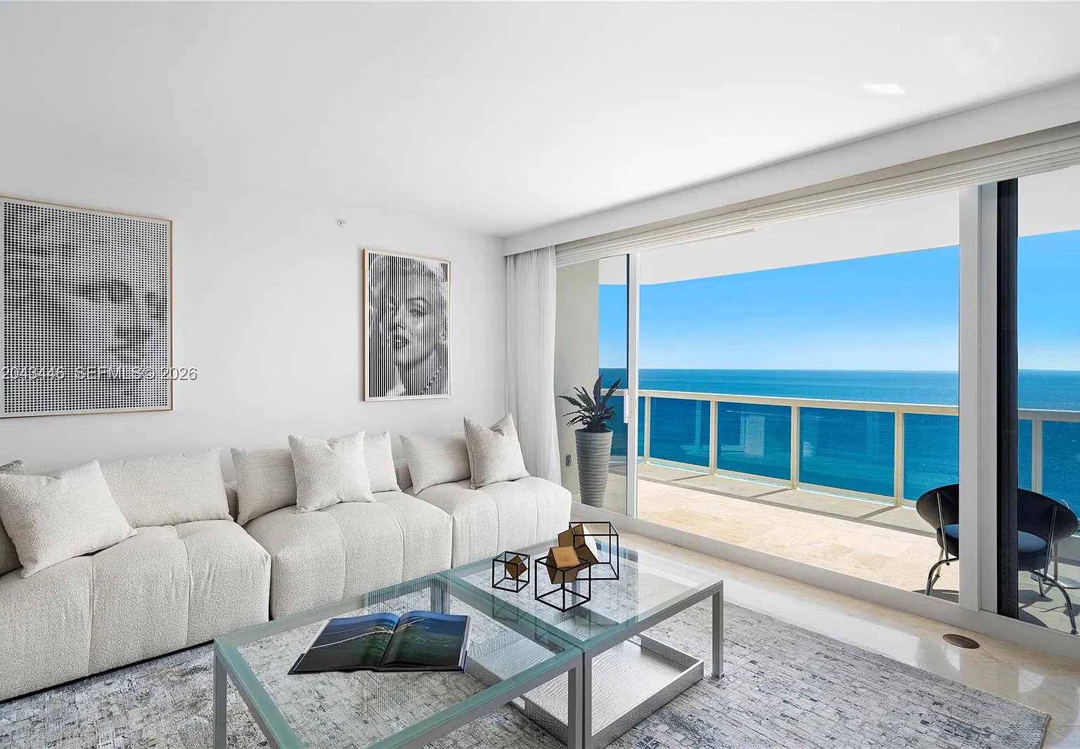 Blue Diamond Condo — Photo 3