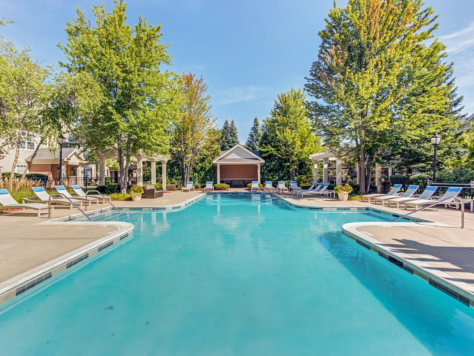 The Apartments at Kirkland Crossing — Photo 2