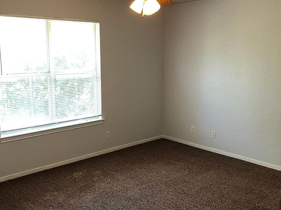 5th image of 4506 Acorn Creek Trl