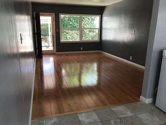 4th image of 5944 3/4 Camellia Ave