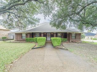 10105 Bridgegate Ln, Dallas, TX 75243