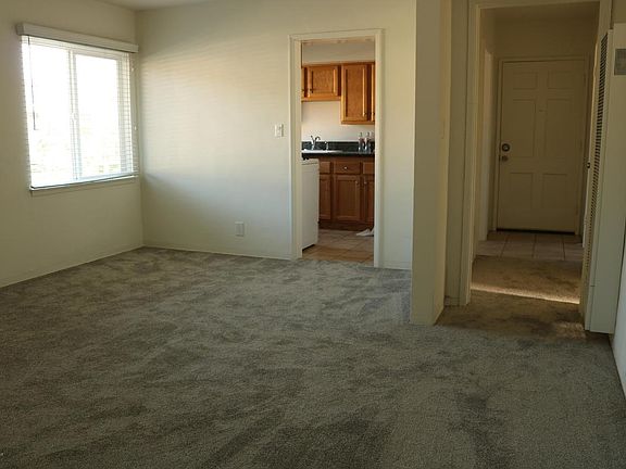 4th image of 2204 Montrose Ave