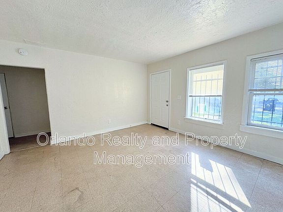 5th image of 1343 Winnifred St