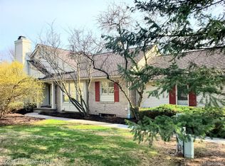 7383 Simsbury Dr, West Bloomfield, MI